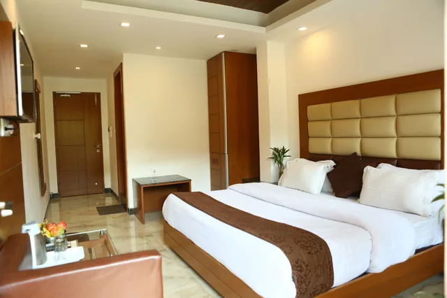 غرفة سوبيريور بسرير كينج، Oyo Rooms Mussoorie Library 1/4