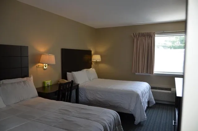 غرفة قياسية بسريرين مزدوجين، MainStay Inn 3/10