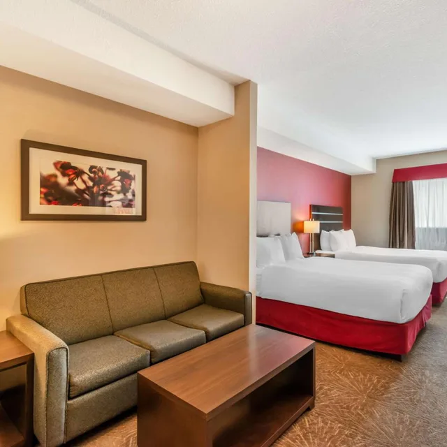 جناح بسرير كوين مع أريكة بمطبخ، Best Western Plus Kindersley Hotel 3/10
