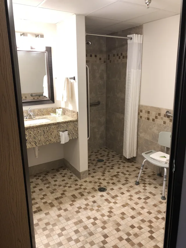 غرفة بسرير كينج لذوي الإعاقة، Americinn By Wyndham Baudette 8/8