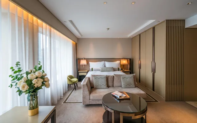 Studio, King Bed, IFC Residence 1/2