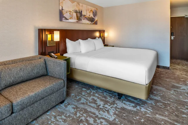 غرفة بزنس بسرير كينج، Comfort Inn Sudbury City 4/9