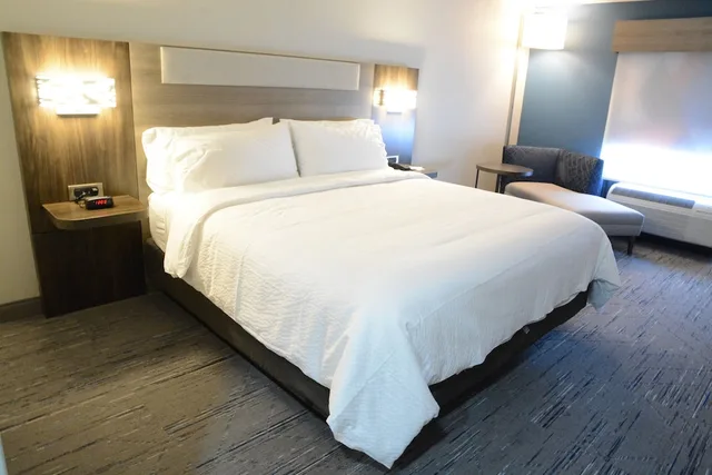 غرفة قياسية بسرير كينج لذوي الإعاقة، Holiday Inn Express Athens 1/1