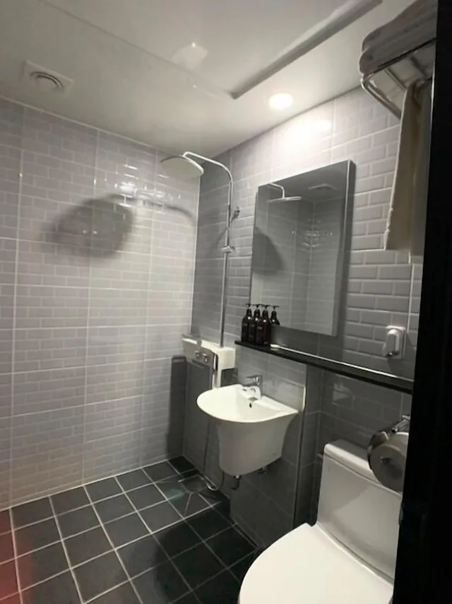 غرفة قياسية بسرير مزدوج، Renaissance Hotel - Hostel 5/5