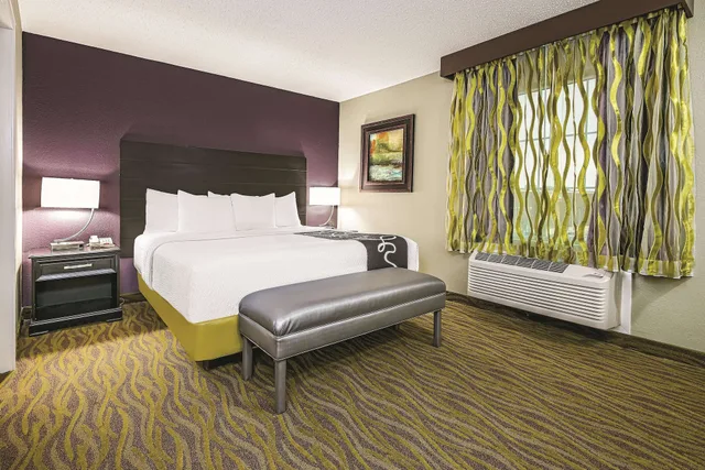 Suite, King Bed, La Quinta Inn & Suites by Wyndham Laredo Airport 1/2