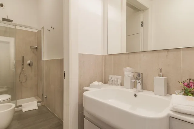 جناح، Milan Royal Suites Magenta Luxury Apartments 7/9