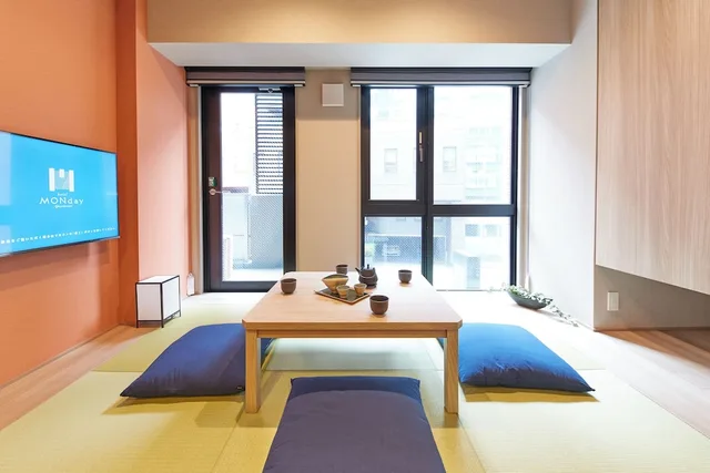 غرفة بسريرين منفصلين وفرشتي فوتون مع أريكة، Monday Apart Premium Akihabara Asakusabashi Station 3/5
