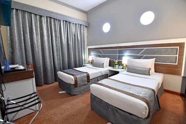 غرفة ديلوكس تنفيذية بسرير كينج، NEJOUM AL EMARATE HOTEL 4/10