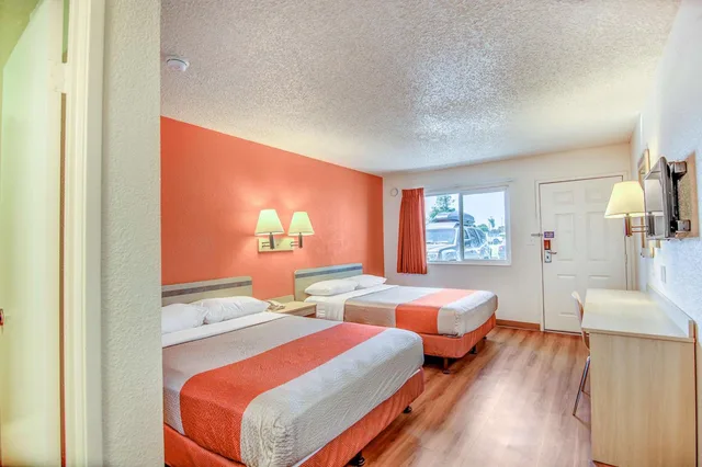 غرفة رباعية، Motel6 Stockton, CA - Charter Way West 7/10