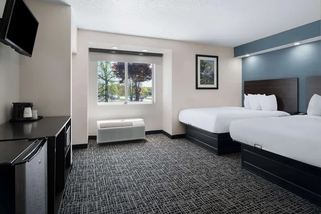 Room, 2 Queen Beds, Accessible, Baymont by Wyndham Boardman 1/5