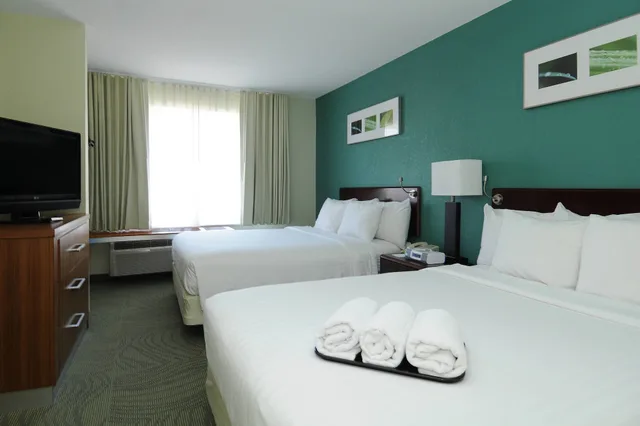 suite, multiple beds، Springhill Suites by Marriott Warwick 2/5