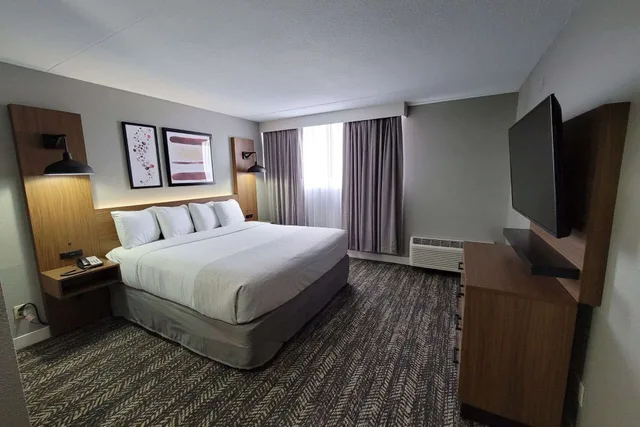 1 Bedroom, Suite, King Bed, Hawthorn Suites by Wyndham Wichita Airport 3/6
