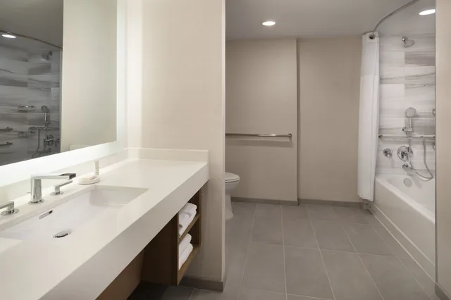 غرفة بسريرين كوين، Marriott Long Beach Downtown 3/3