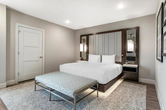 Upgrade, Suite, King Bed, Cambria Hotel Austin Uptown near the Domain 1/4