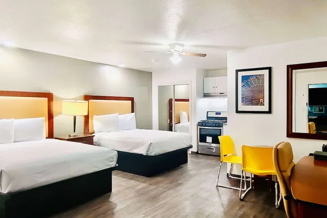 Deluxe, 2 Double Beds, Oceanside Inn and Suites a Days Inn by Wyndham 2/3