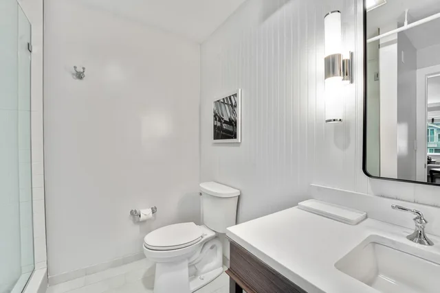 Room, King Bed, Newport Beach Hotel Suites 1/2