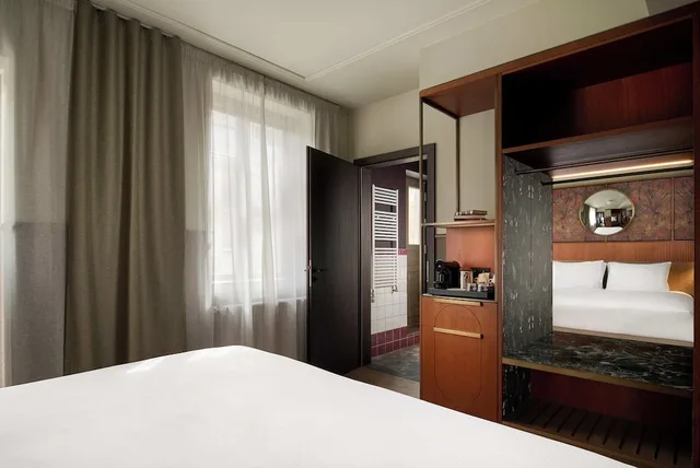 غرفة بسرير كينج لذوي الإعاقة، Skald Hotel Akureyri, Curio Collection by Hilton 2/7