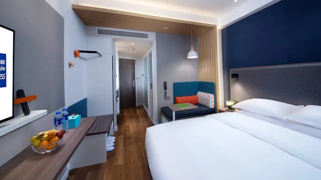 Standard, King Bed, Extra Floor Space, Holiday Inn Express XIAMEN LUSHAN 1/9