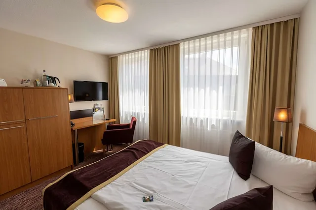 غرفة مفردة، Comfort Hotel Tom Kyle 8/13