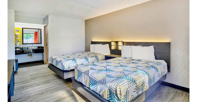 2 Queen Beds - Smoking, Micfridge، Motel6 Ashland, VA 2/7