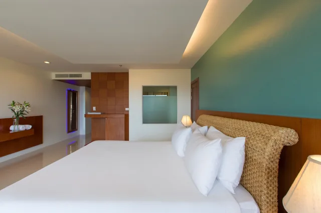 Grand, 2 Queen Beds, Garden View, Chanalai Flora Resort 2/7