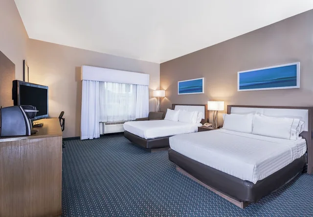 غرفة قياسية بسريرين كوين، Holiday Inn Express Hotel And Suites Pharr 2/4
