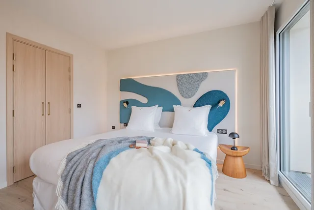 شقة بريميوم بسرير كوين بشرفة بغرفة نوم واحدة مع أريكة، Yuna Porte Maillot - ApartHotel 4/10