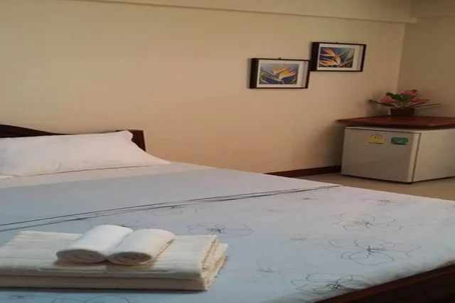 غرفة قياسية بسرير مزدوج مع أريكة، Chantra Mansion 1/3