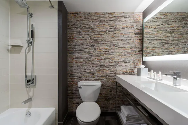 Concierge, 2 Queen Beds, City View، Baltimore Marriott Waterfront 3/4