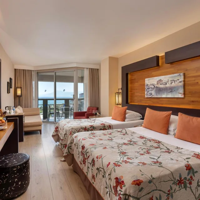 Deluxe, Triple, Sea View, Limak Lara De Luxe Hotel and Resort 2/7