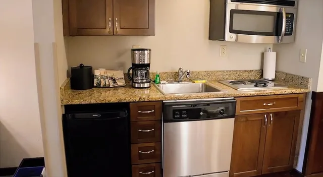 جناح بريميير بسرير كينج مع أريكة، Camelback Lodge & Aquatopia Indoor Waterpark 2/2