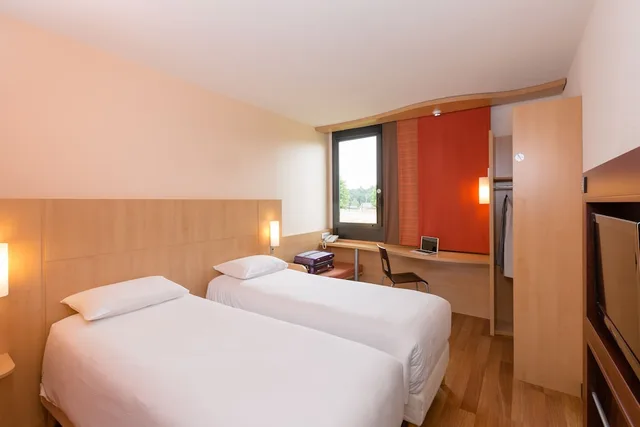 غرفة قياسية بسرير مزدوج وسرير فردي، Ibis Guingamp - Coeur De Bretagne 4/7