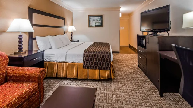 غرفة قياسية بسرير كينج، Best Western Riverside Inn 4/5