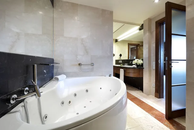 جناح بريميوم بسرير مزدوج، Eurostars Suites Mirasierra 3/7