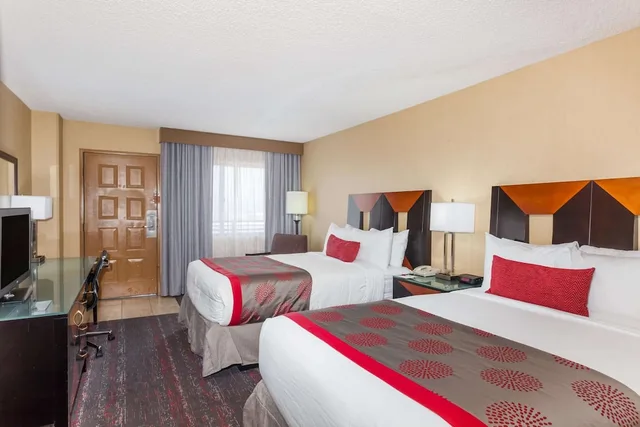 Room, 2 Double Beds, Bay View, Low Floor، Ramada by Wyndham San Diego National City 1/3