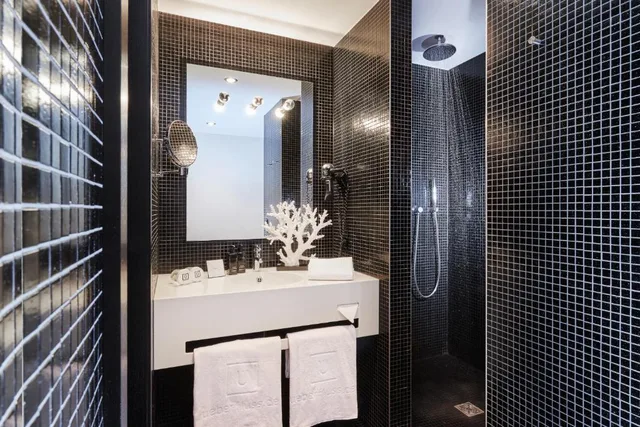 غرفة سوبيريور بسرير مزدوج بإطلالة على النهر، Designhotel Ueberfluss Bremen 3/6