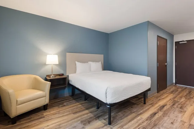 جناح بسرير كوين لذوي الإعاقة، WoodSpring Suites Tampa Airport North Veterans Expressway 4/7