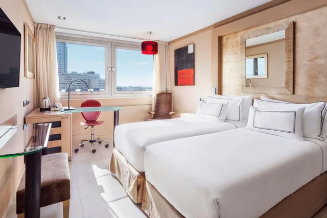 غرفة قياسية ثلاثية، Melia Madrid Princesa Hotel 3/8