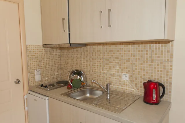 غرفة قياسية ثلاثية بإطلالة على الحديقة مع سرير سحّاب إضافي، Loukas Hotel &amp; Apartments 8/9