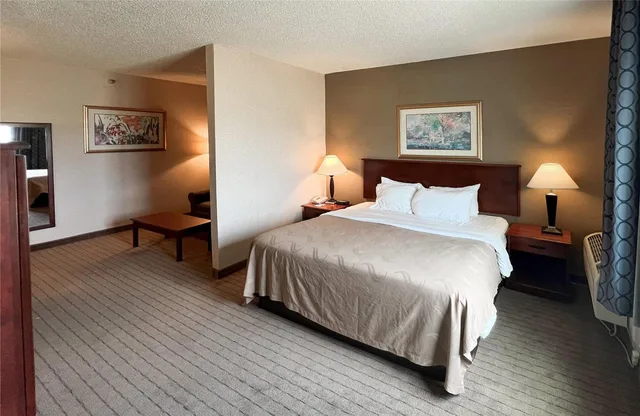جناح بسرير كينج، Quality Inn & Suites Grants I-40 2/4