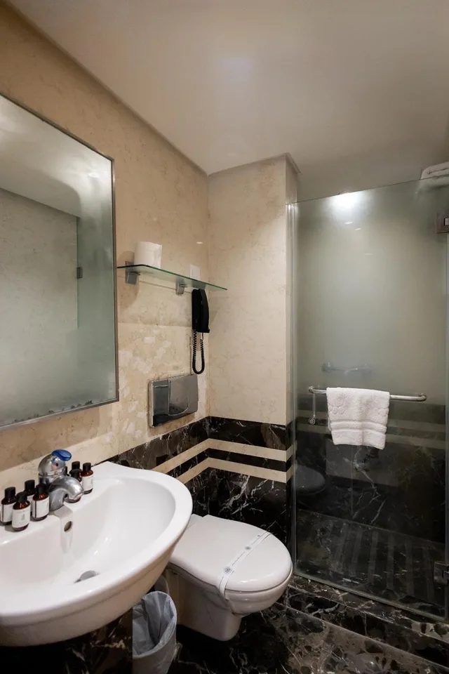 غرفة قياسية مفردة بسرير كوين، Coral Beach Hotel & Resort Beirut 5/5