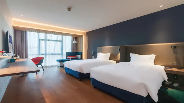 غرفة بسريرين منفصلين بإطلالة على المدينة، Holiday Inn Express Nanjing Jiangbei Yushan 2/3