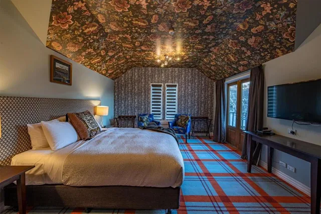 جناح جونيور، Dairy Private Luxury Hotel 1/3