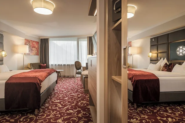 غرفة بسرير كينج بشرفة مع أريكة، Norica Hotel 1/2