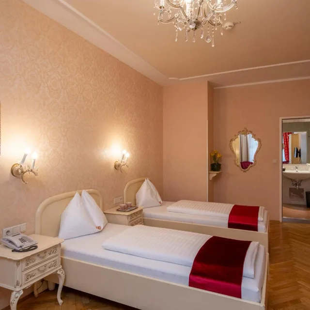 غرفة ديلوكس بسريرين منفصلين، Pertschy Palais Hotel 1/2
