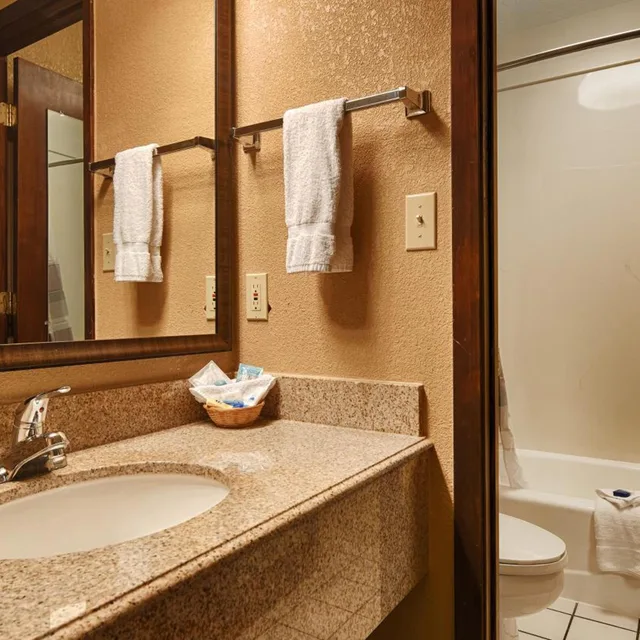غرفة بسرير كوين في الملحق، Quality Inn & Suites West Helena 4/5