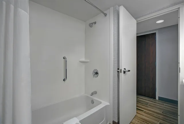 غرفة بسريرين كوين، Hampton Inn Salisbury, NC 4/7