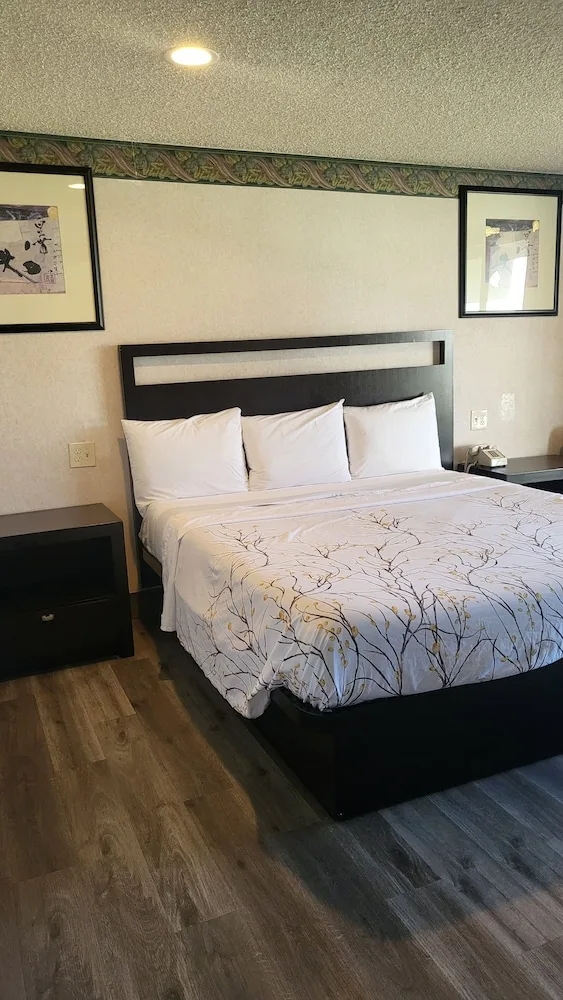 غرفة قياسية بسرير كينج، Valley Inn 5/8