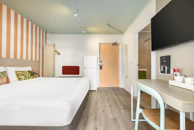 Superior, King Bed, Pool Side، The Cavenagh 2/10