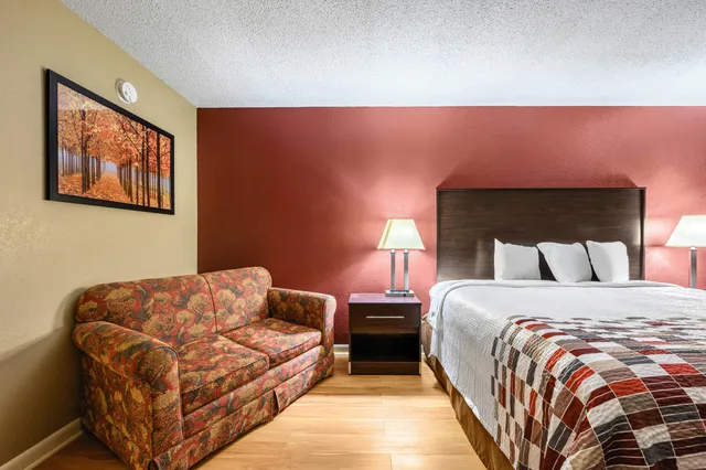 غرفة سوبيريور بسرير كينج للمدخنين، Red Roof Inn Sylacauga 1/6